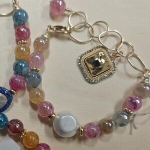 Frosted agate bracelet - white focal